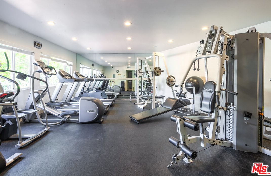 2385 Roscomare Rd, Los Angeles CA  90077-1838 exterior