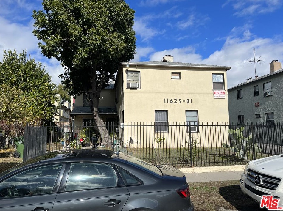 11625 Friar St, North Hollywood, CA 91606-3557
