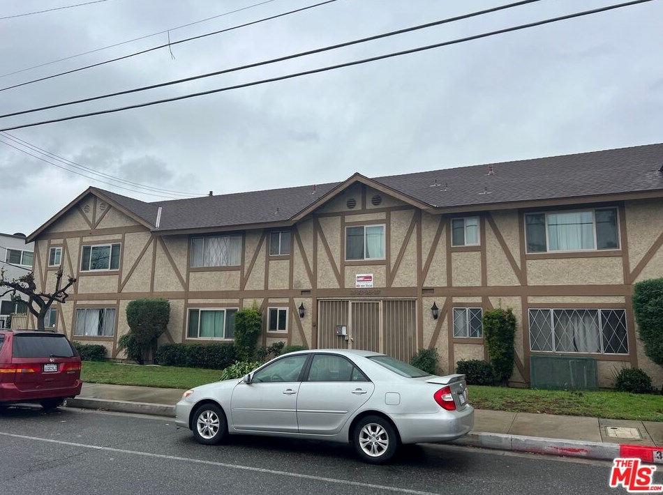 313 Almansor St, Alhambra, CA 91801-4273
