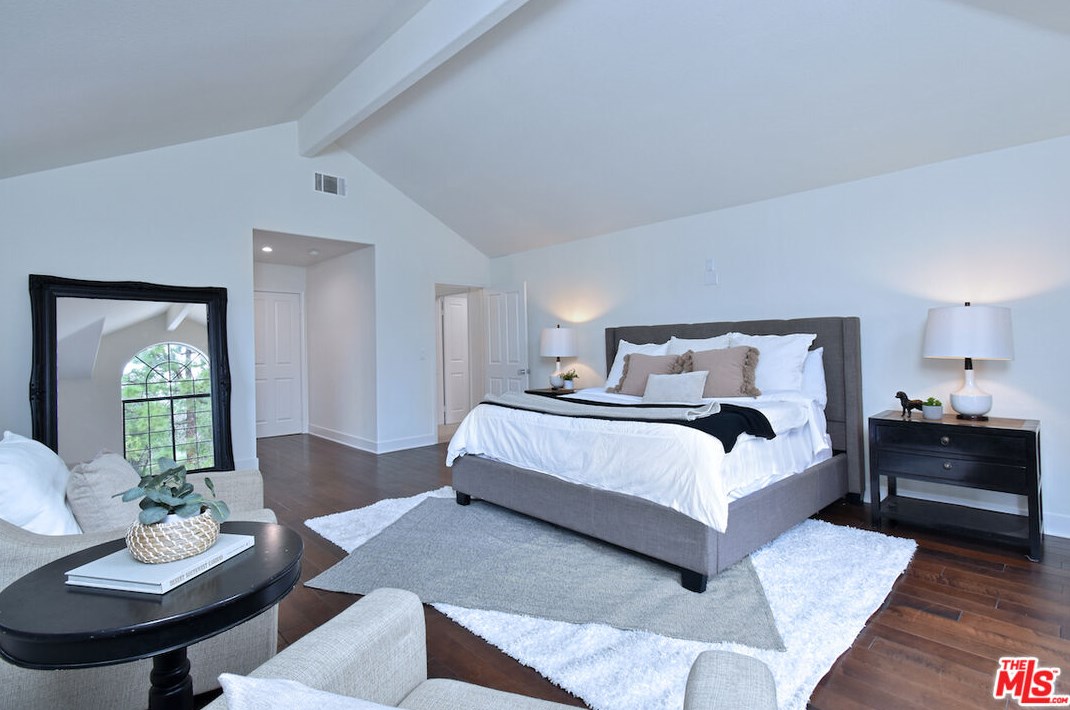 5558 Spring Hill Ct, Thousand Oaks CA  91362-5429 exterior