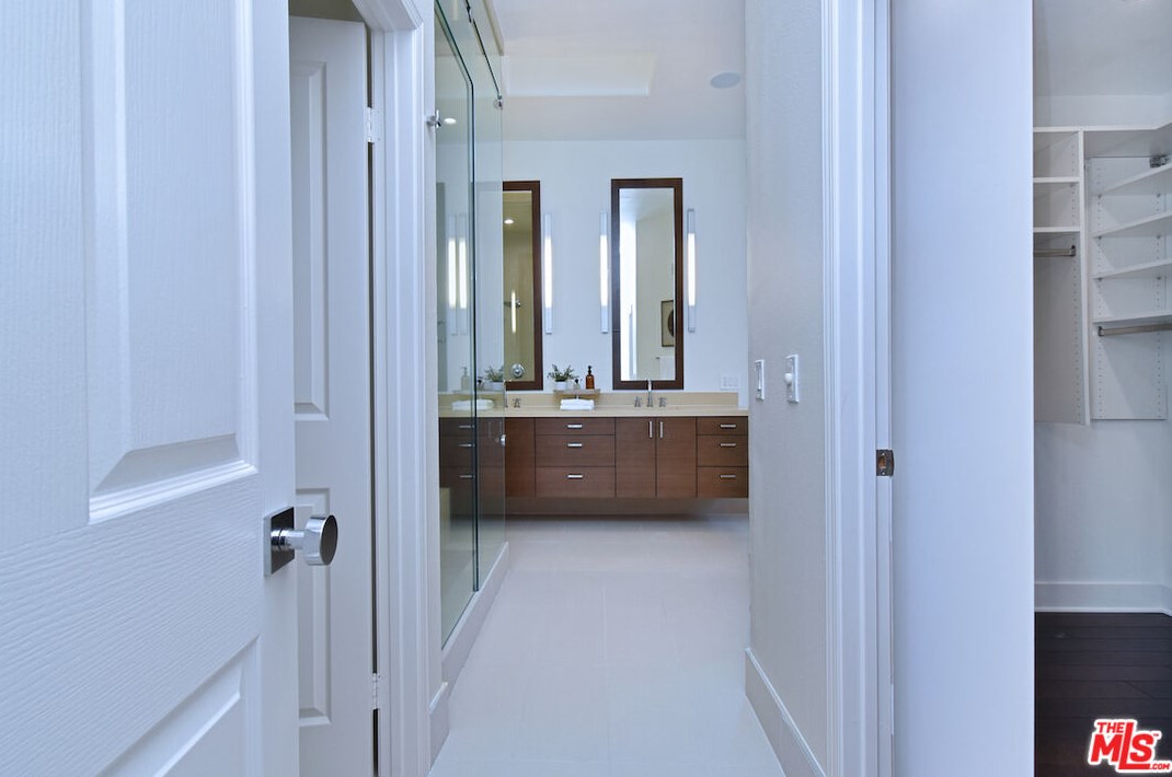 5558 Spring Hill Ct, Thousand Oaks CA  91362-5429 exterior