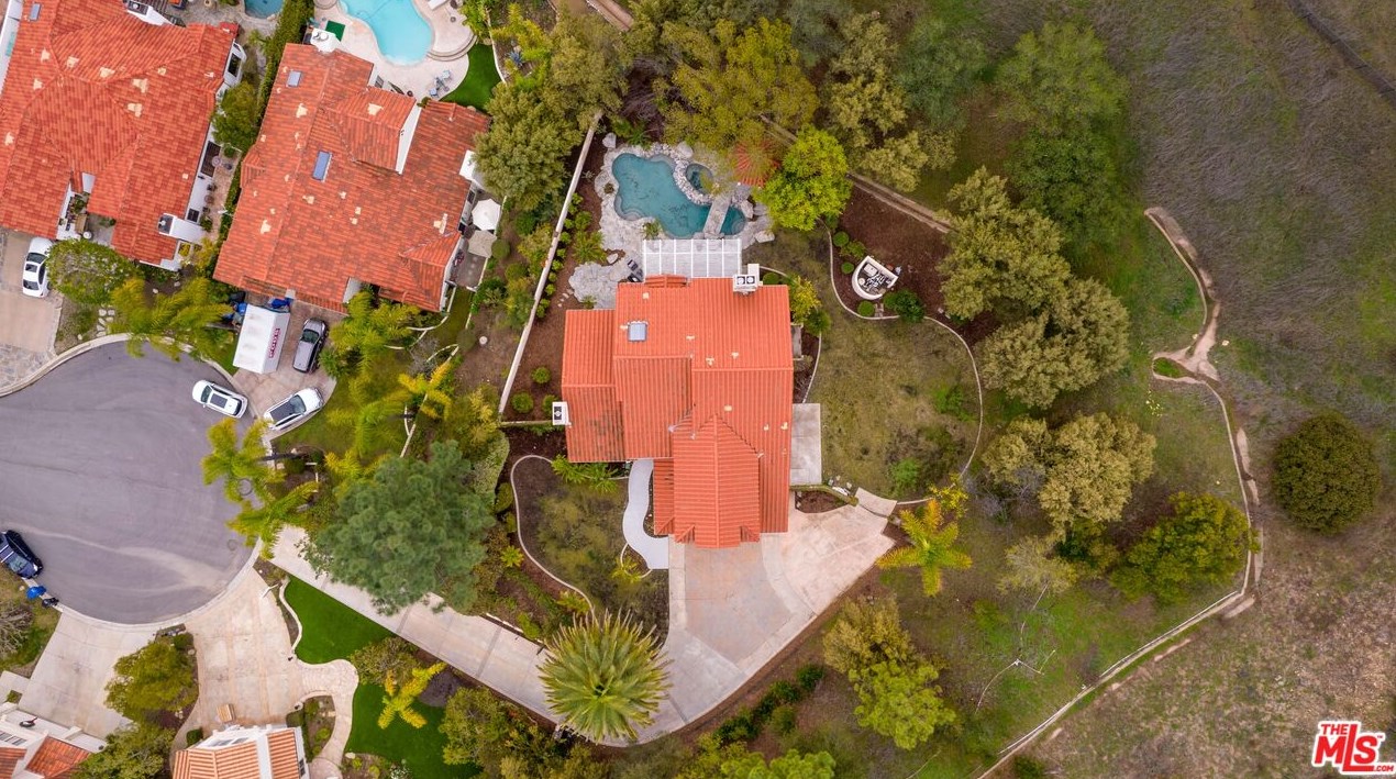 5558 Spring Hill Ct, Thousand Oaks CA  91362-5429 exterior