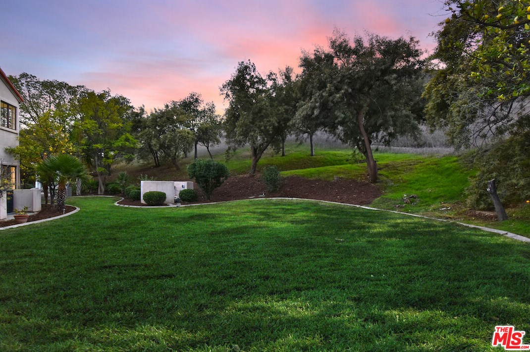 5558 Spring Hill Ct, Thousand Oaks CA  91362-5429 exterior