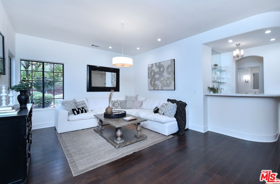 5558 Spring Hill Ct, Thousand Oaks CA  91362-5429 exterior