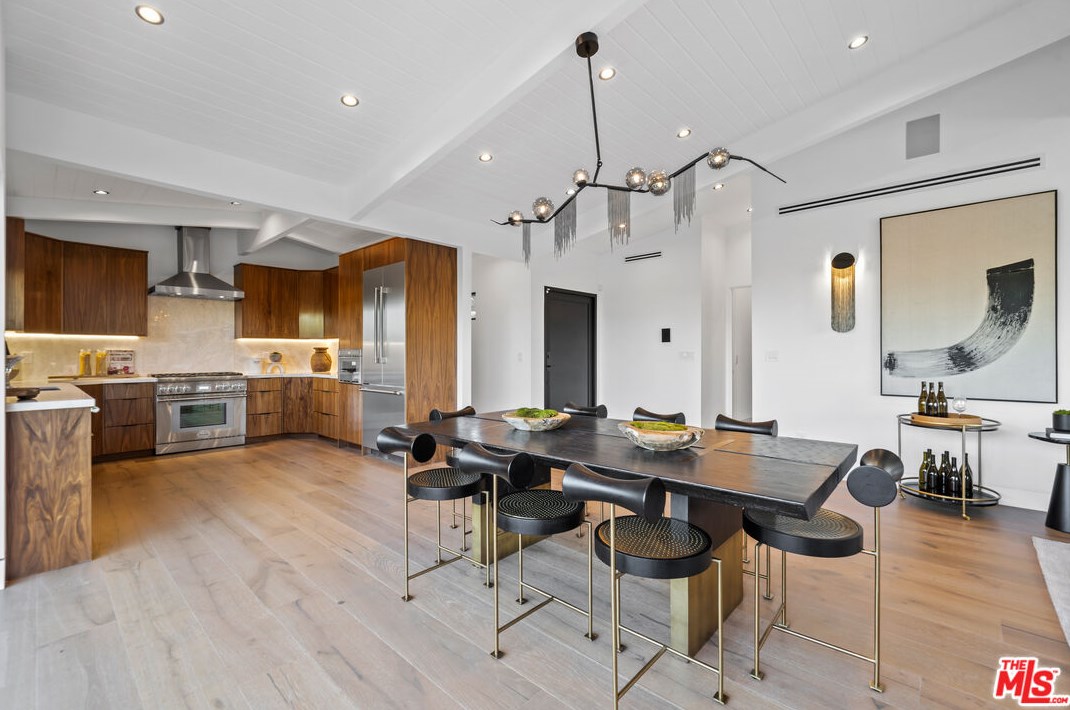 3423 Ione Dr, Los Angeles CA  90068-1307 exterior