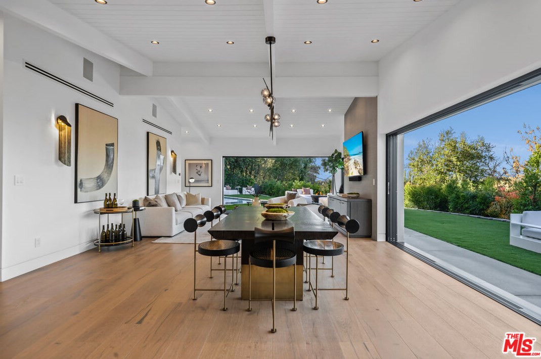3423 Ione Dr, Los Angeles CA  90068-1307 exterior
