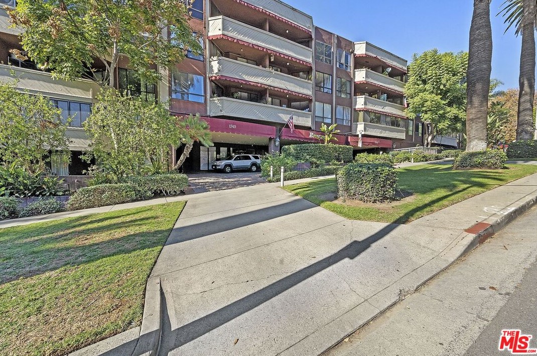 1745 Camino Palmero St, Los Angeles CA  90046-2945 exterior