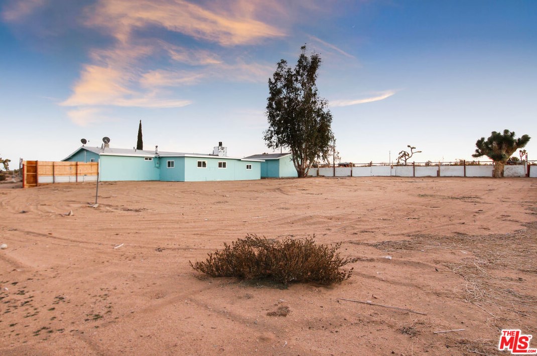 1426 Hilton Ave, Yucca Valley, CA 92284