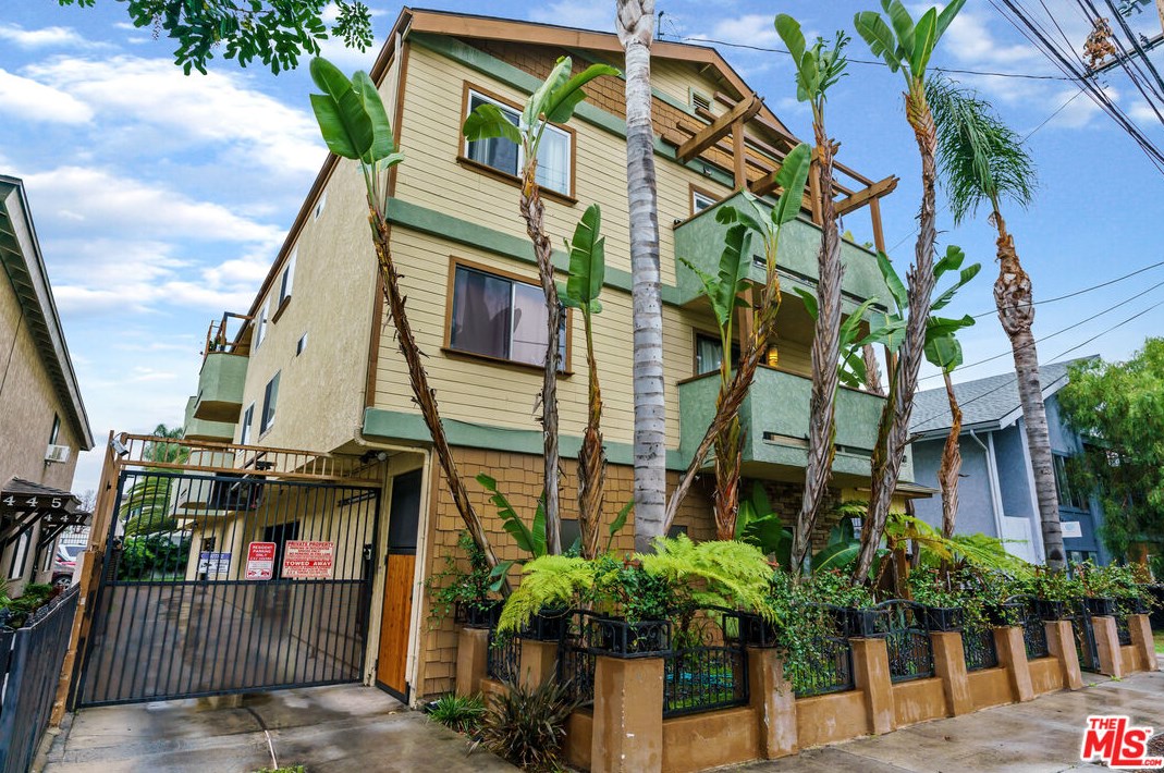 453 Almond Ave #6, Long Beach, CA 90802