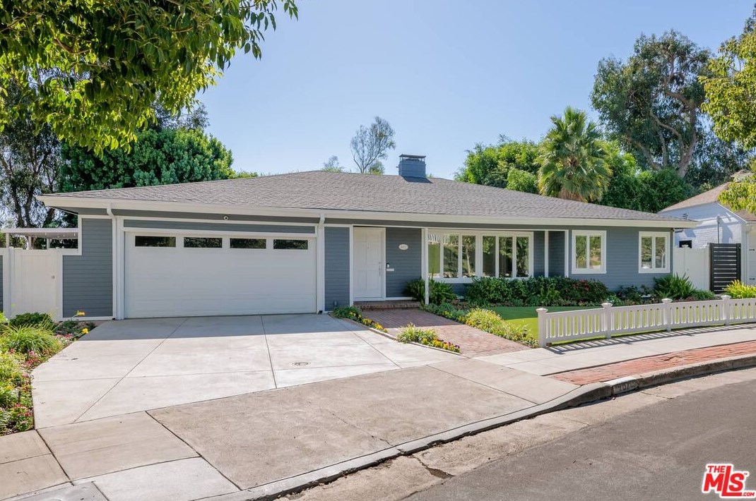 467 Denslow Ave, Los Angeles, CA 90049-3506