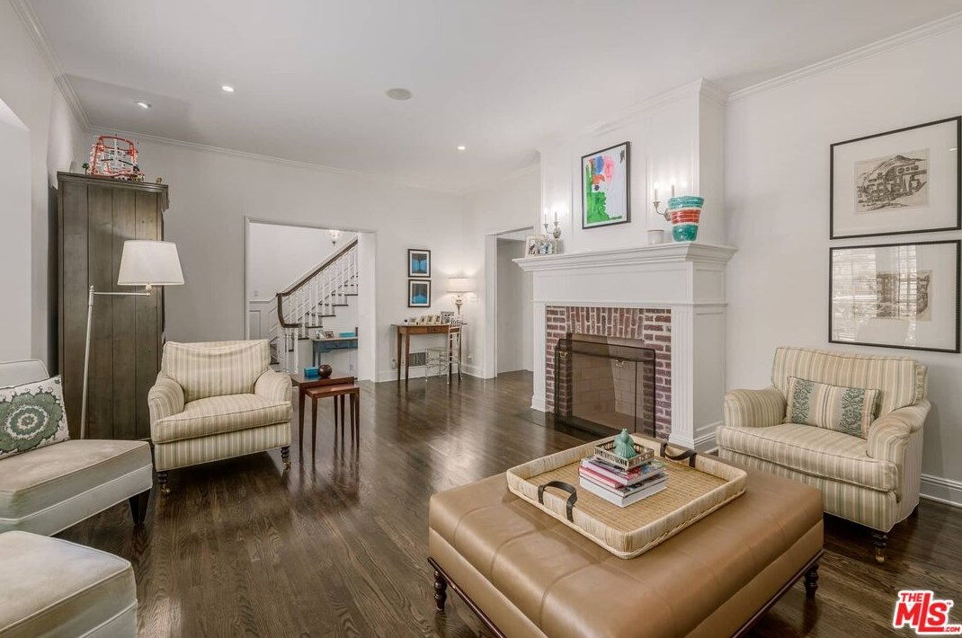 251 Thurston Ave, Los Angeles CA  90049-3123 exterior