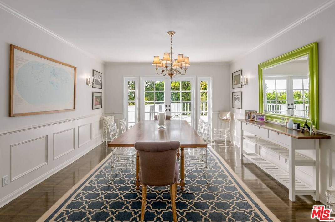 251 Thurston Ave, Los Angeles CA  90049-3123 exterior