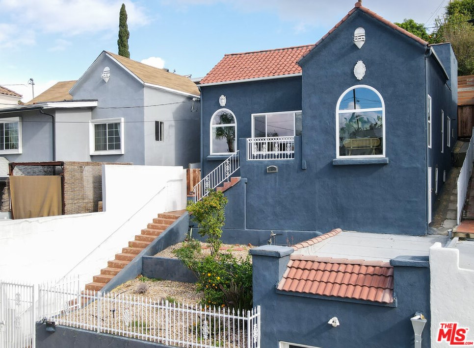 1122 Gage Ave, Los Angeles, CA 90063-2134