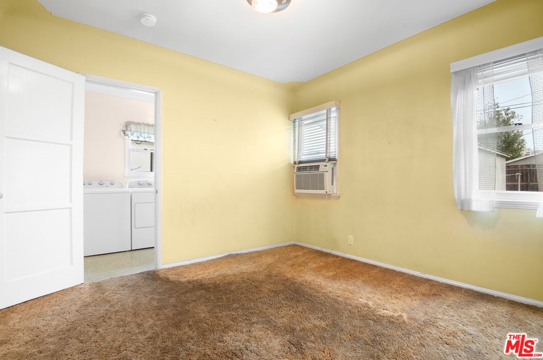 7917 Glider Ave, Los Angeles CA  90045-3049 exterior