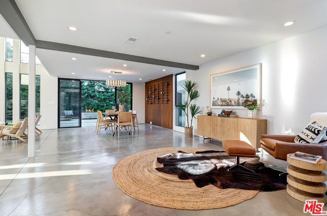 8899 Hubbard St, Los Angeles CA  90232-2401 exterior