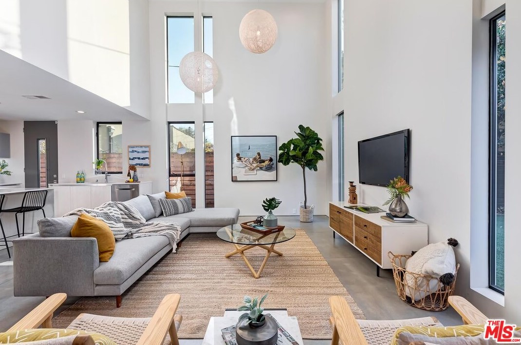 8899 Hubbard St, Los Angeles CA  90232-2401 exterior