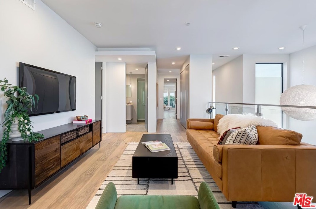 8899 Hubbard St, Los Angeles CA  90232-2401 exterior