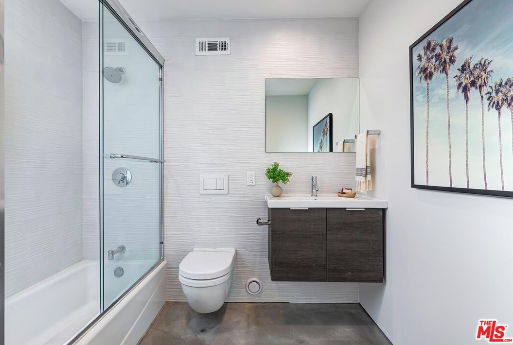 8899 Hubbard St, Los Angeles CA  90232-2401 exterior