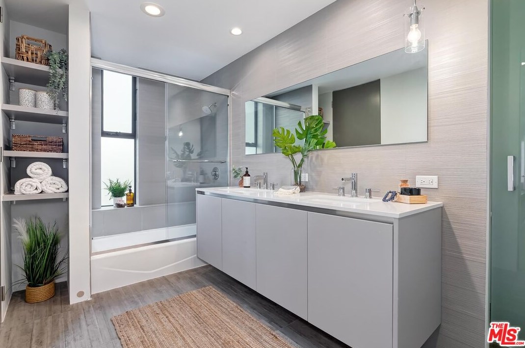 8899 Hubbard St, Los Angeles CA  90232-2401 exterior