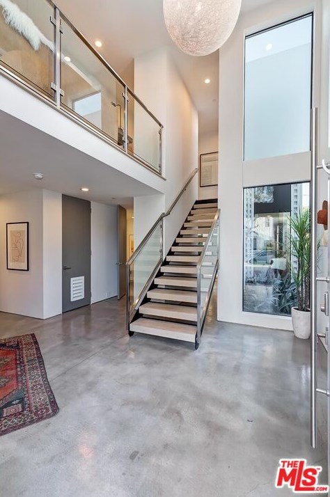 8899 Hubbard St, Los Angeles CA  90232-2401 exterior