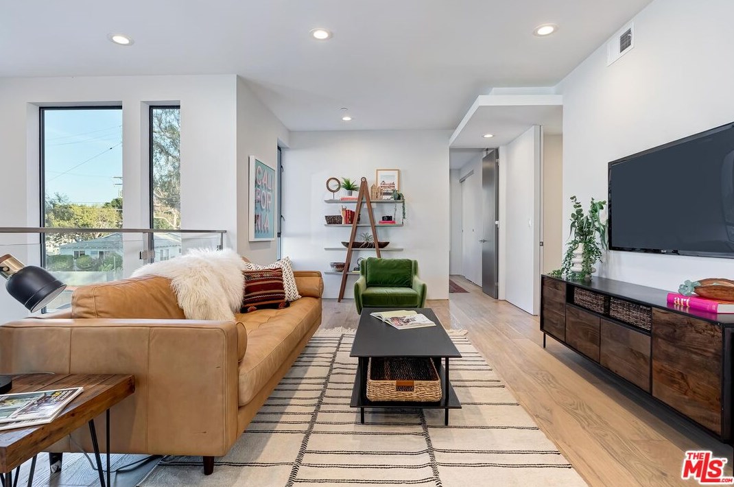 8899 Hubbard St, Los Angeles CA  90232-2401 exterior