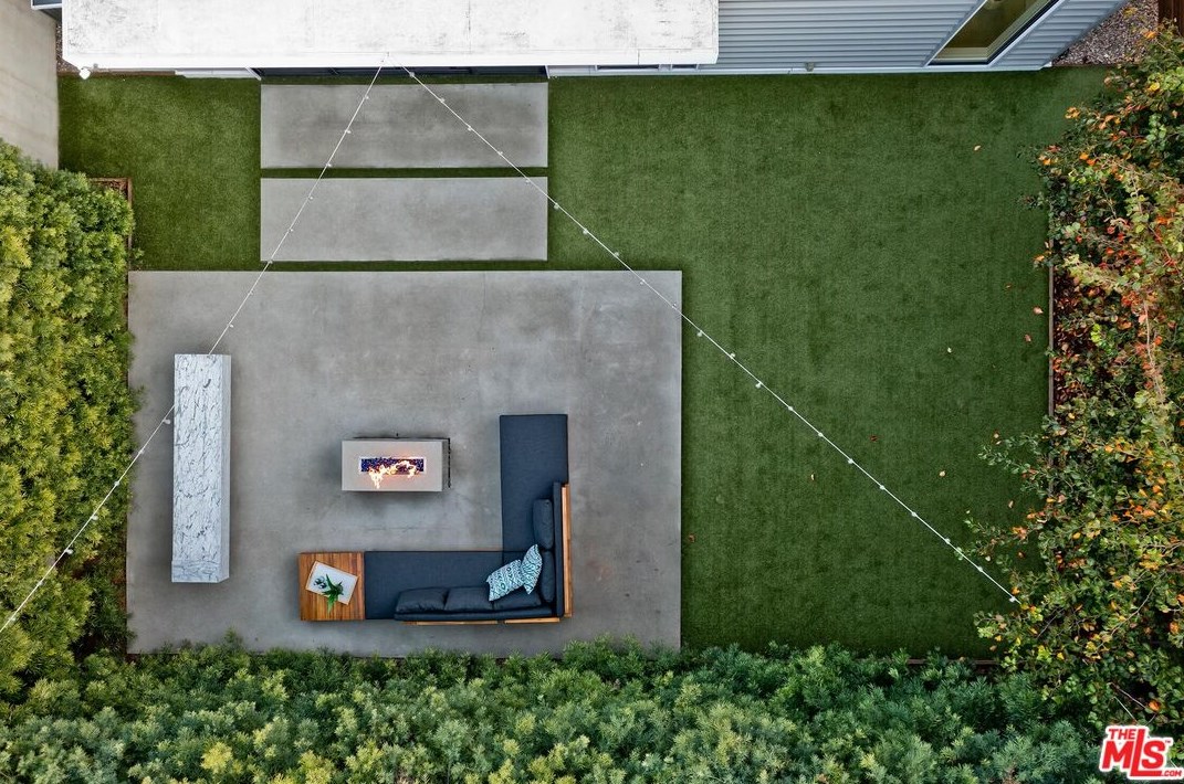 8899 Hubbard St, Los Angeles CA  90232-2401 exterior