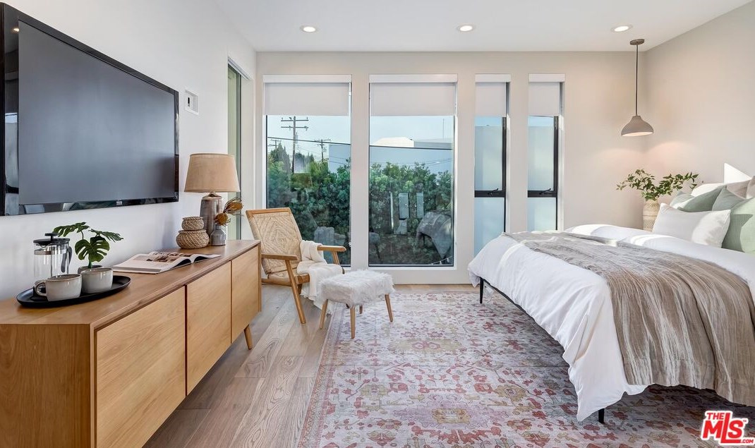 8899 Hubbard St, Los Angeles CA  90232-2401 exterior