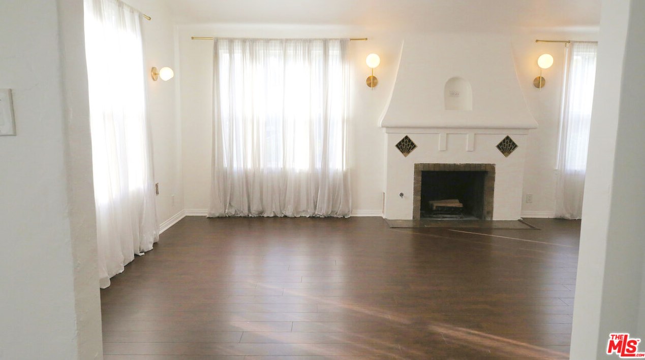 5108 7th Ave, Los Angeles CA  90043-4843 exterior