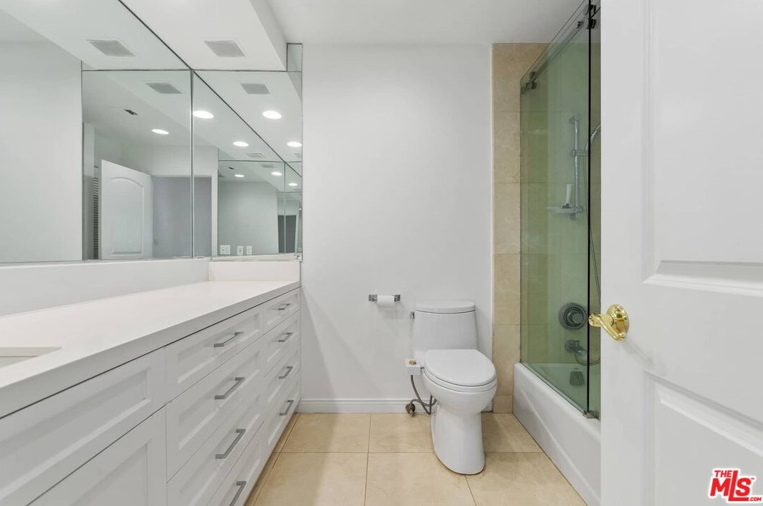 10759 Ashton Ave, Los Angeles CA 90024-5047 exterior