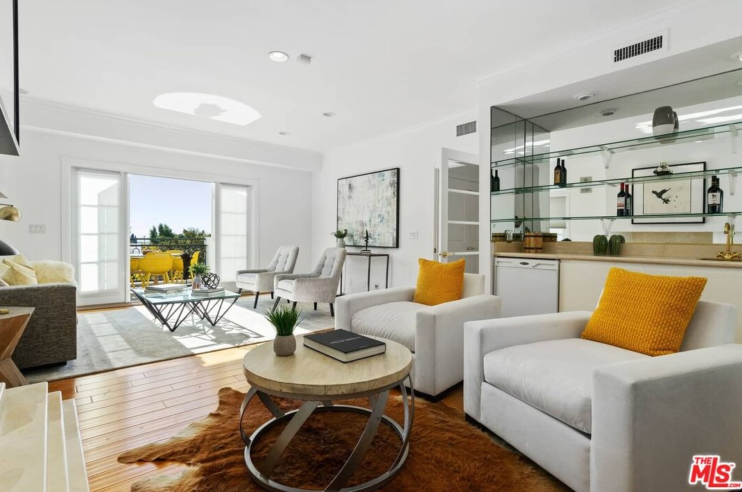 10759 Ashton Ave, Los Angeles CA 90024-5047 exterior