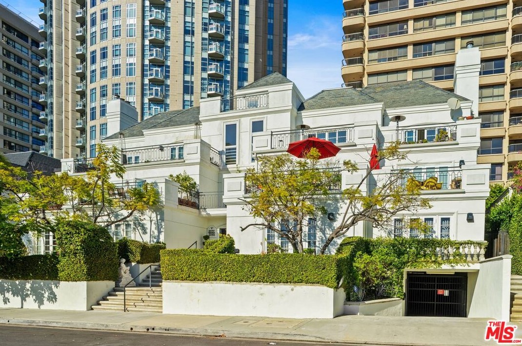 10759 Ashton Ave, Los Angeles CA 90024-5047 exterior