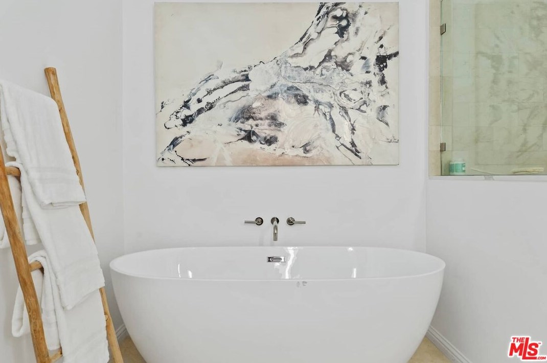 10759 Ashton Ave, Los Angeles CA 90024-5047 exterior