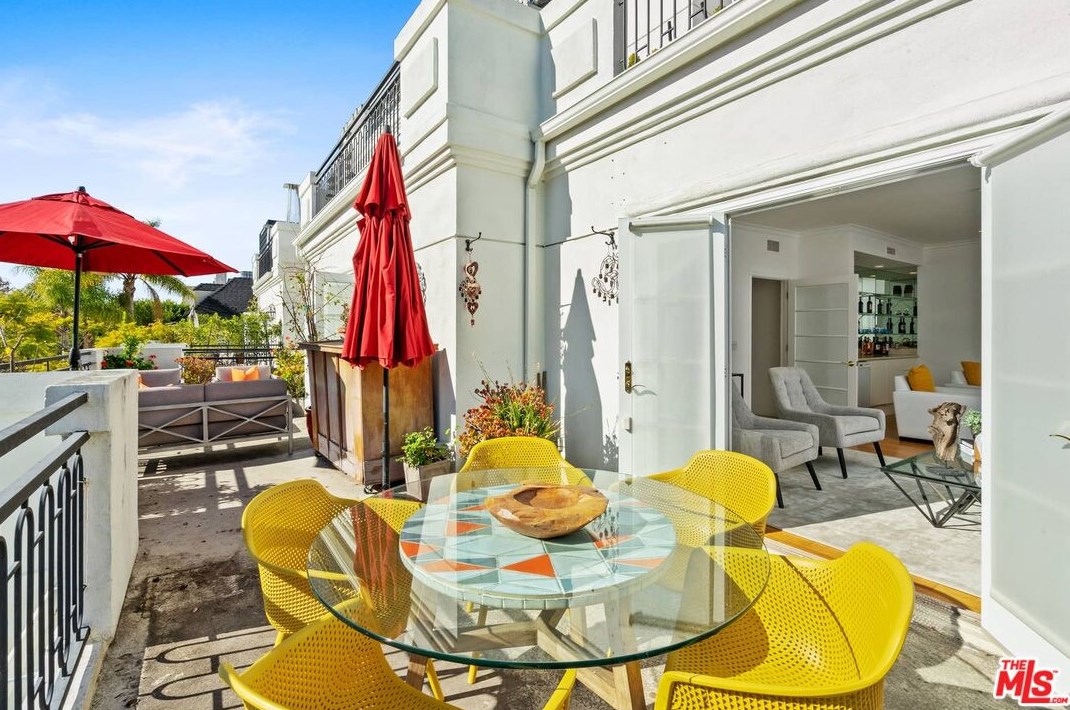 10759 Ashton Ave, Los Angeles CA 90024-5047 exterior