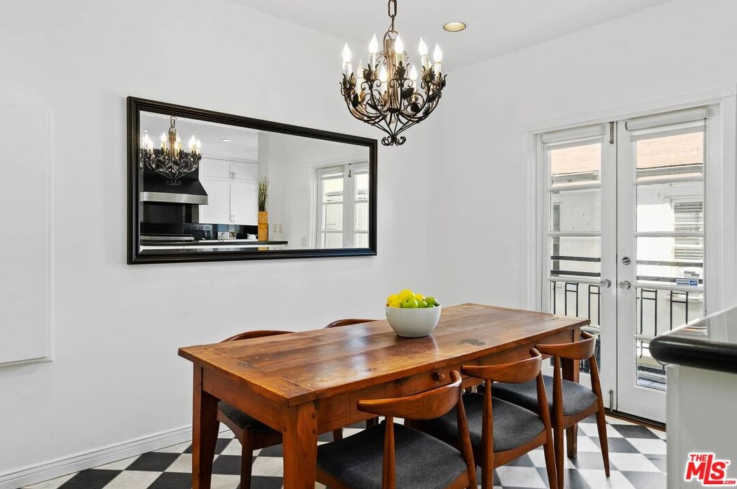 10759 Ashton Ave, Los Angeles CA 90024-5047 exterior