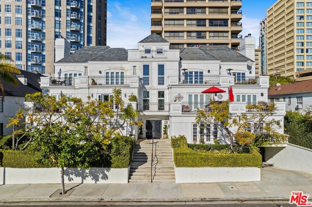 10759 Ashton Ave, Los Angeles CA 90024-5047 exterior