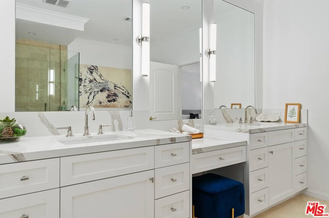 10759 Ashton Ave, Los Angeles CA 90024-5047 exterior