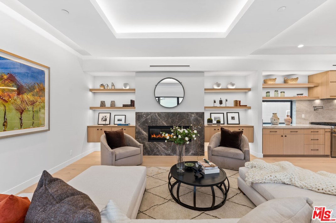 3489 Ashwood Ave, Los Angeles CA  90066-2201 exterior