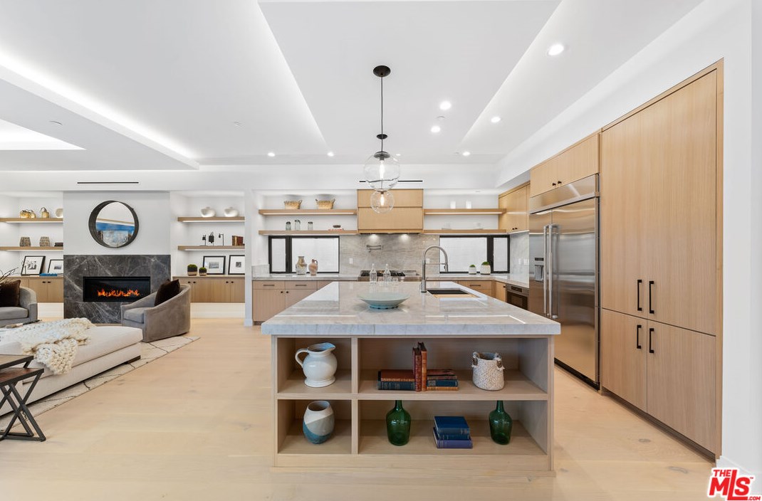 3489 Ashwood Ave, Los Angeles CA  90066-2201 exterior