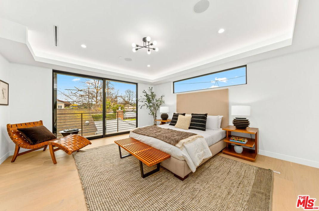 3489 Ashwood Ave, Los Angeles CA  90066-2201 exterior