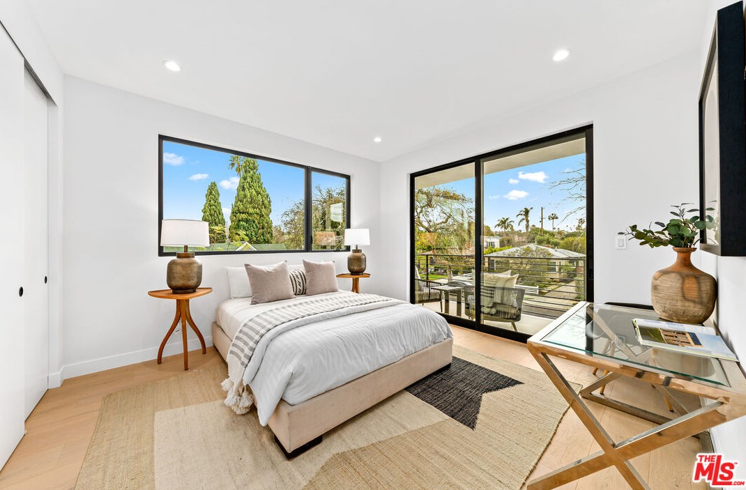 3489 Ashwood Ave, Los Angeles CA  90066-2201 exterior