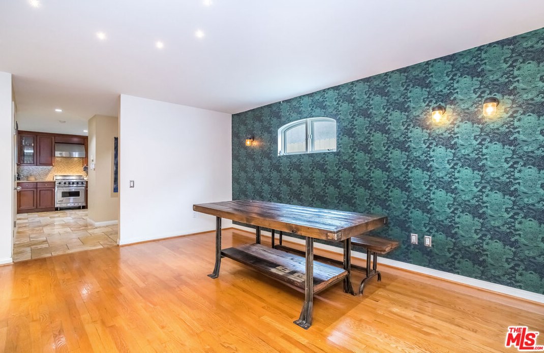 8783 Lookout Mountain Ave, Los Angeles CA  90046-1861 exterior
