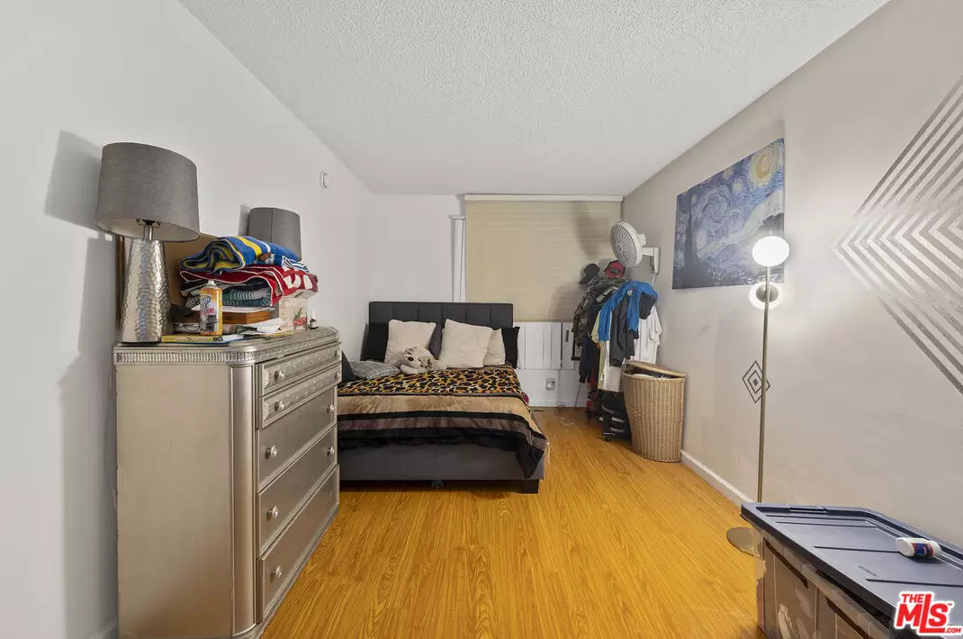 2490 Corinth Ave, Los Angeles CA  90064-3037 exterior