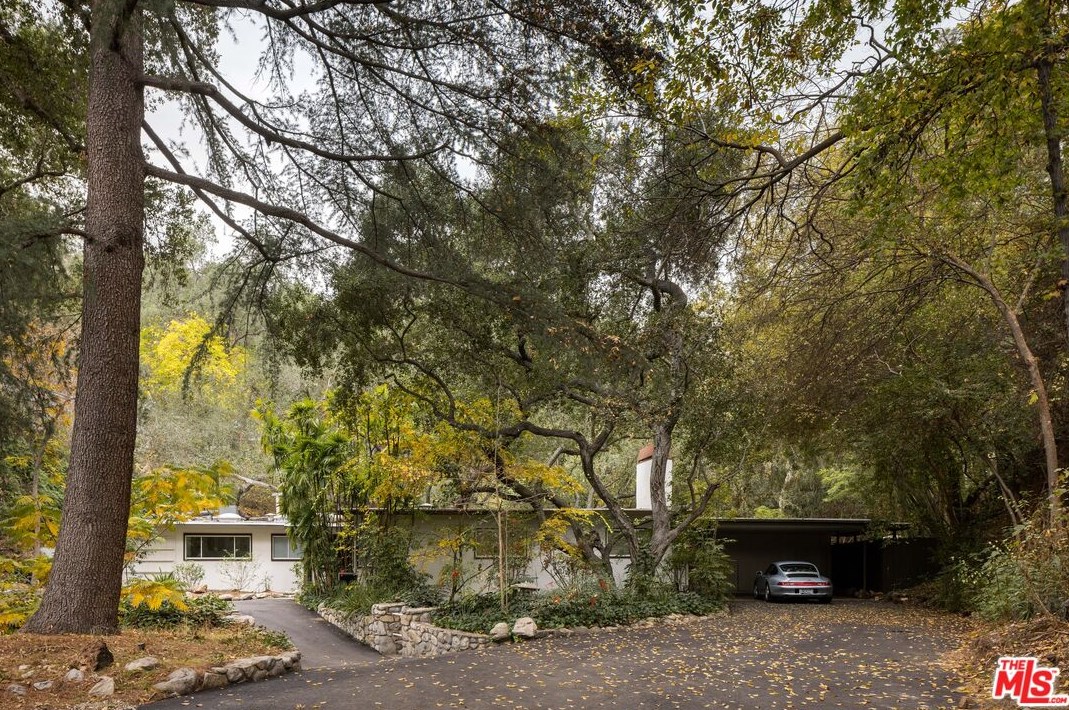 3 Lida Ln, Pasadena, CA 91103-1900