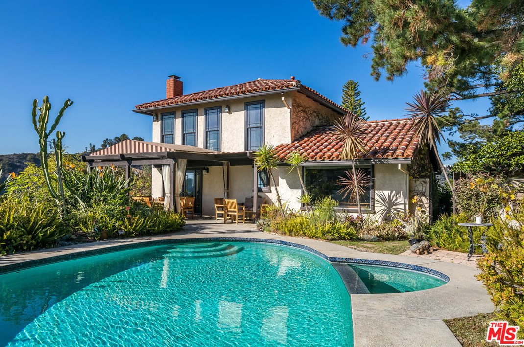 10825 Savona Rd, Los Angeles CA  90077-2306 exterior