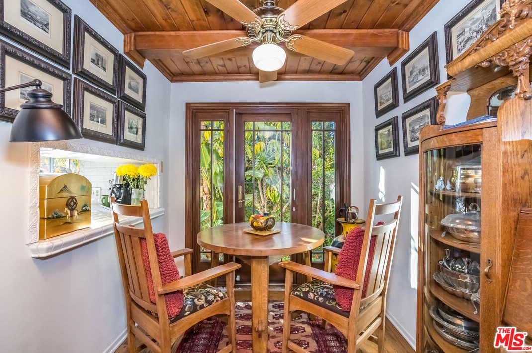 10825 Savona Rd, Los Angeles CA  90077-2306 exterior