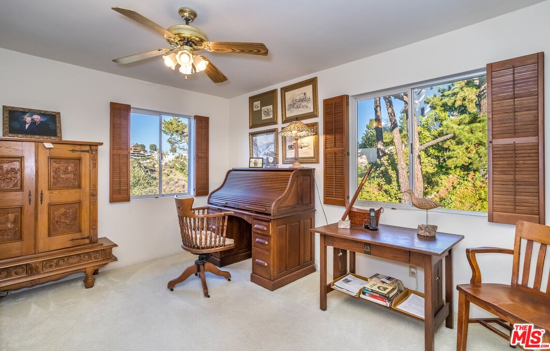 10825 Savona Rd, Los Angeles CA  90077-2306 exterior