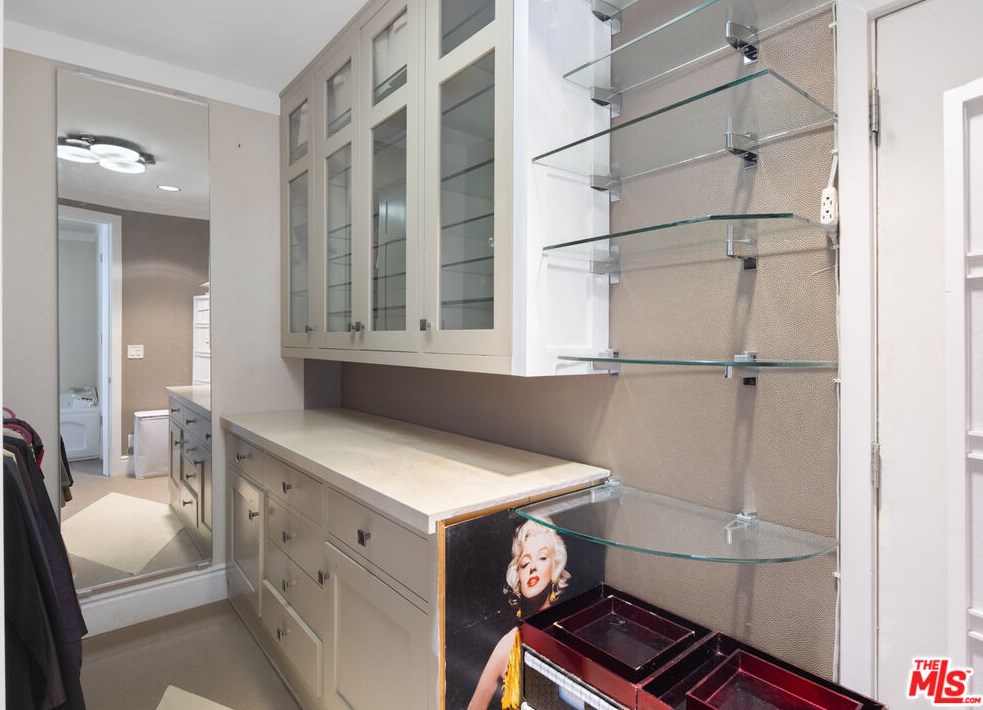 7301 Fountain Ave, Los Angeles CA  90046-5611 exterior