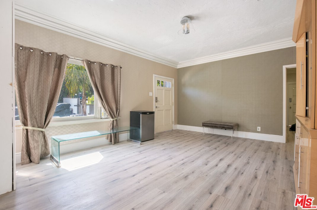 7301 Fountain Ave, Los Angeles CA  90046-5611 exterior