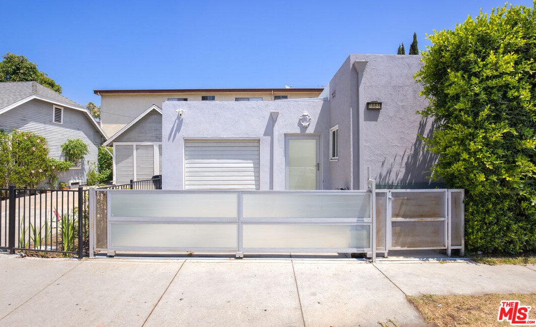 7301 Fountain Ave, Los Angeles CA  90046-5611 exterior