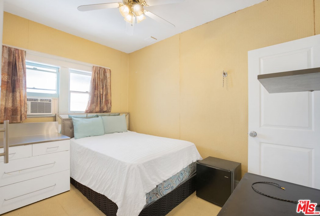 7301 Fountain Ave, Los Angeles CA  90046-5611 exterior